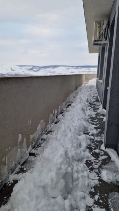 Închiriez apartament in zona BMW, Floresti