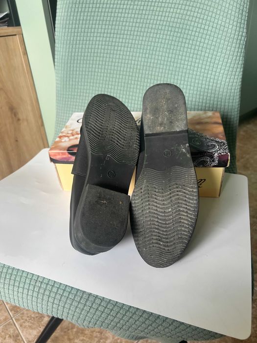 Черни ниски обувки