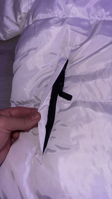 Geaca The North Face alba marimea XL fit L-XL