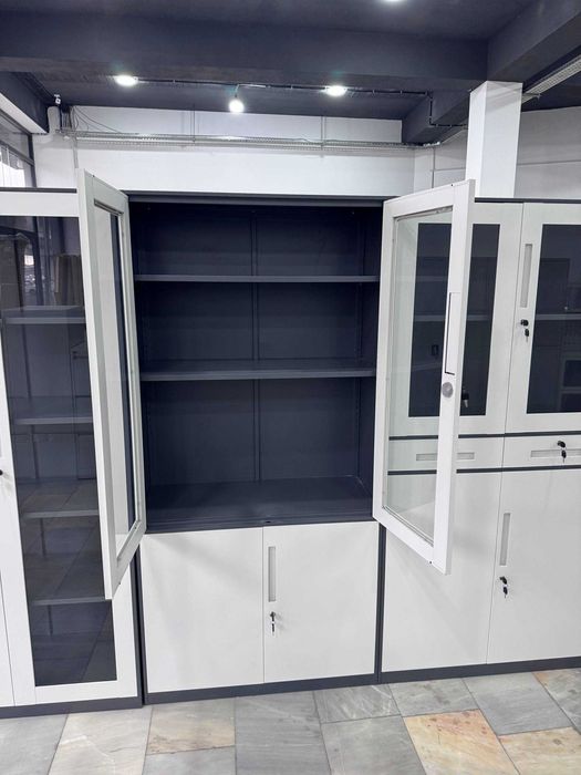 hujjatlar javoni/Kitob javoni/xar narsaga chandan himoyalangan javon