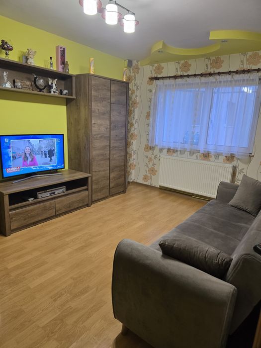 Inchiriez cameră in ap cu 3 camere