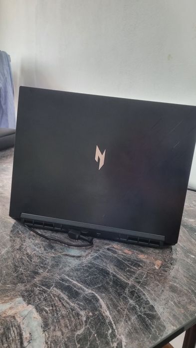 Acer Nitro V16 kuchli gaming va ish uchun noutbuk sotiladi. Holati dey
