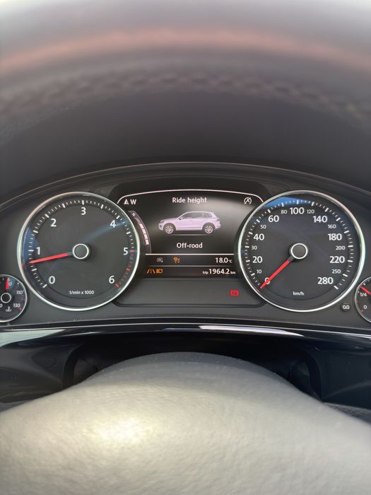 VW Touareg 3.0 TDI V6 4x4 pneumatic dotari ful