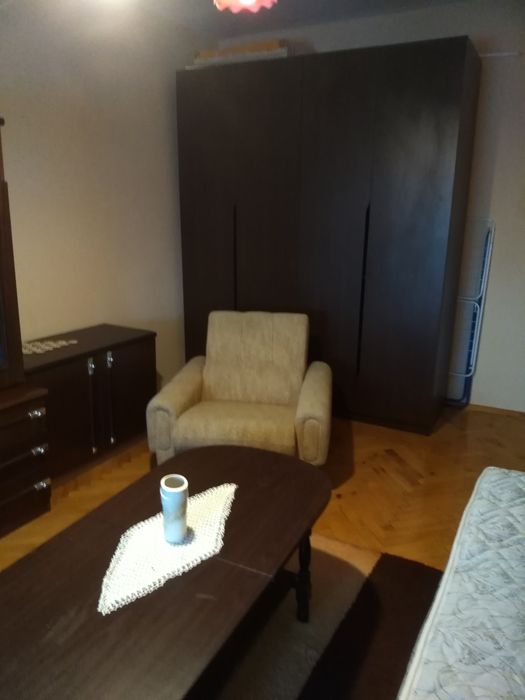 Дава се под наем Двустаен апартамент в Плевен, 9-ти квартал - 76 кв.м за 127.5 € - Снимка #8