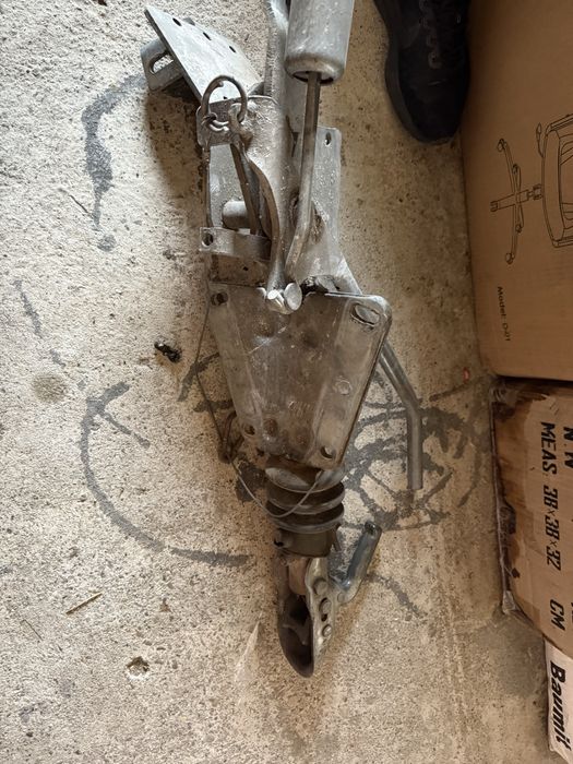 Protap cu frână inerțială KNOTT KF20 (2000 kg)