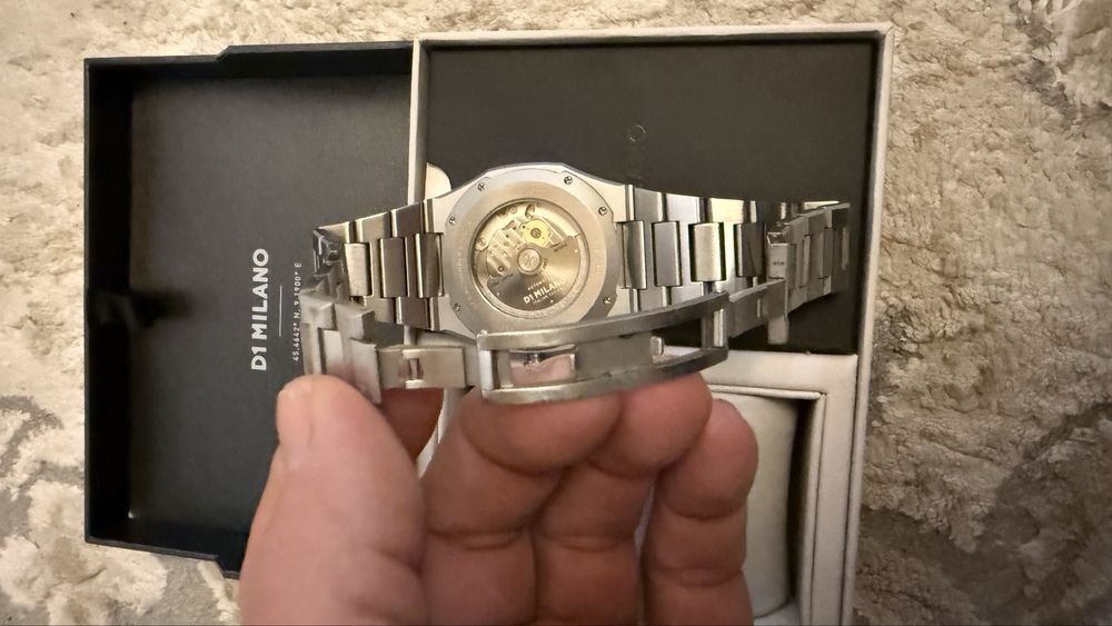 Продам часи D1 Milano оригинал механический sotiladi