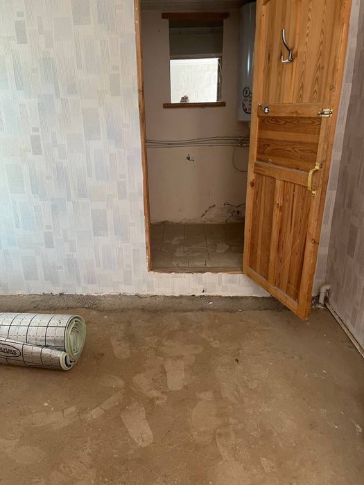 Продается дом 6 соток в Юкоричирчикском районе3-4 км от Янги Узбекиста