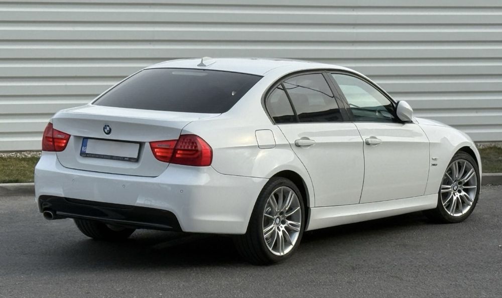 BMW 3 Series 2011 — imagine 12
