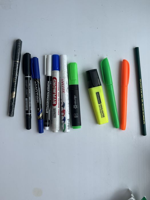 Маркеры и прочая канцелярия