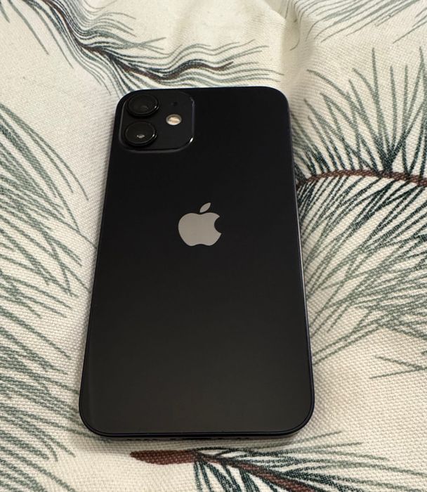 iPhone 12 mini / 64 GB
