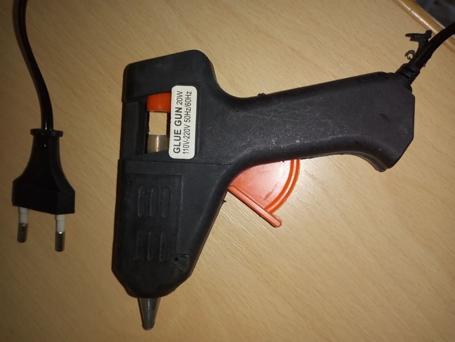 Продам пистолеты клеевые