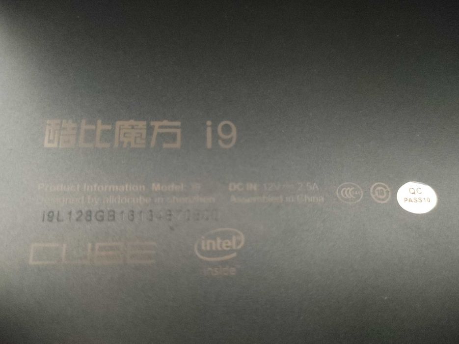 Продавам таблет Cube i9, 12,2 инча