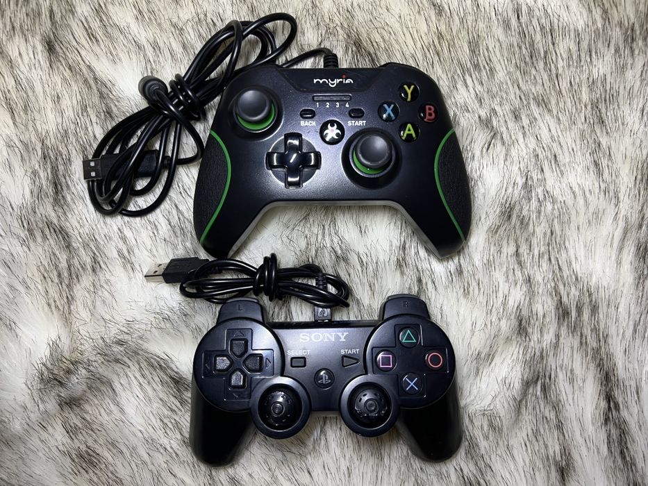 PlayStation 3 + 2 controllere + FIFA 11 – stare bună