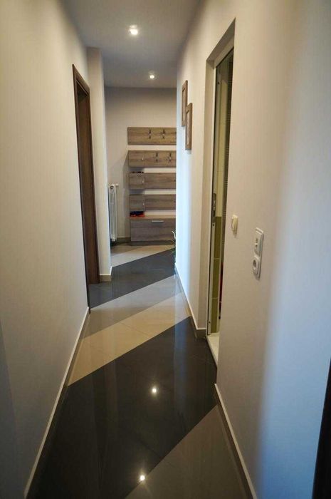 Дава се под наем Тристаен апартамент в София, Зона Б-18 - 90 кв.м за 850 € - Снимка #1