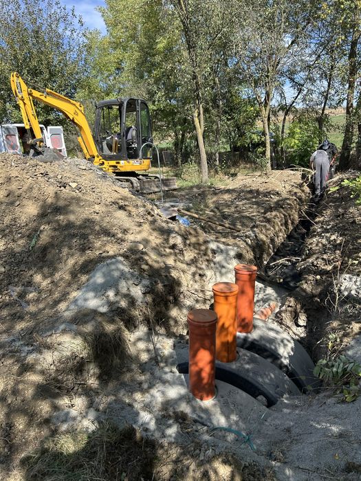 Miniexcavator de inchiriat