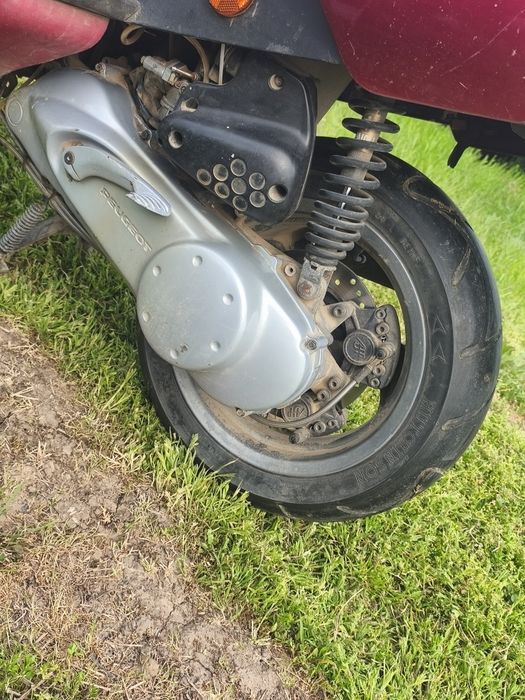 Vând scuter Peugeot 2t fac și schimb