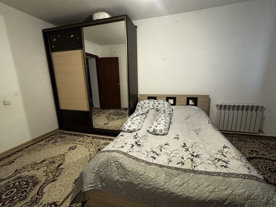 Продам шкаф купе и кровать !