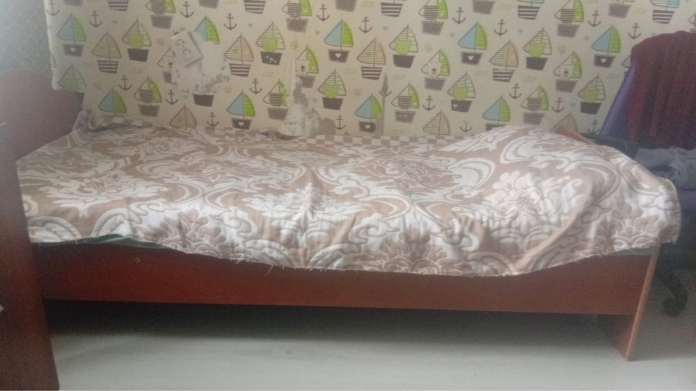 Срочно Продам 2 кровать с матрасом