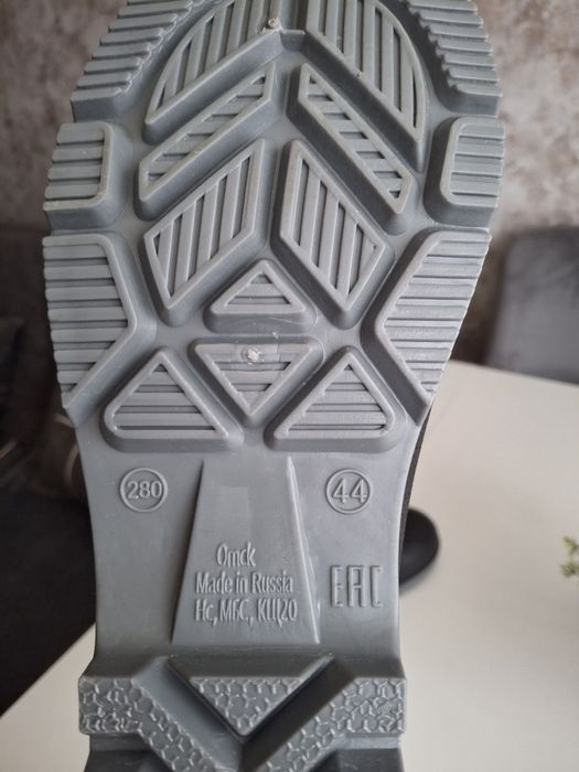 Продаю новые сапоги