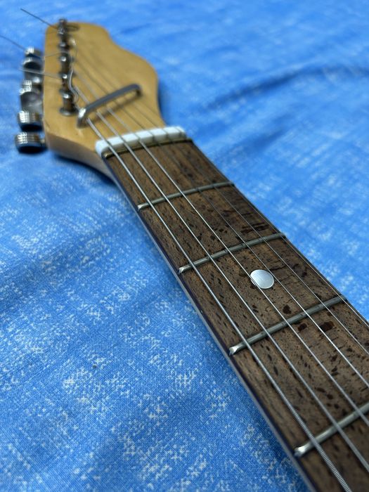 Электрогитара Jolana Iris