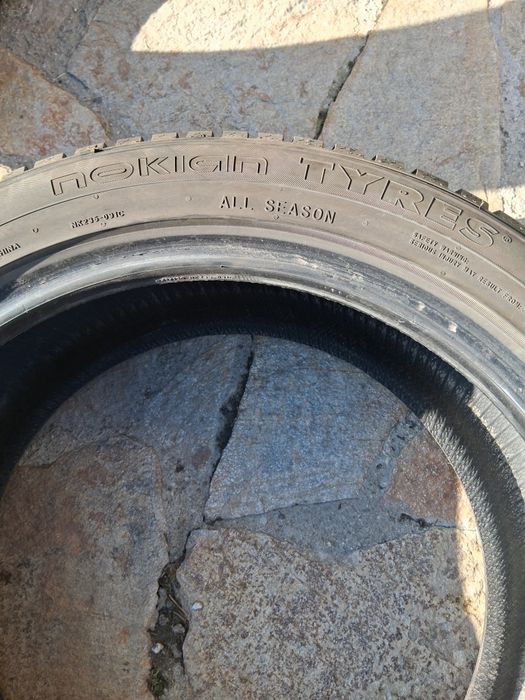 225 45 17 Nokian 94V