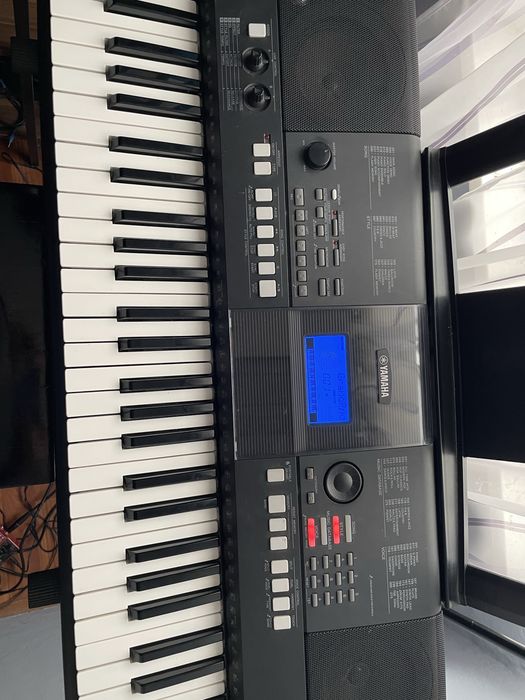 Синтезатор Yamaha PSR E423
