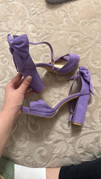 Обувь б/у одевалось максимум 2 раз