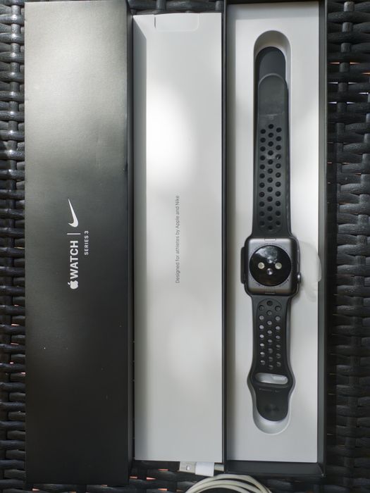 Apple Watch Series 3 Nike+, 42mm, varianta GPS