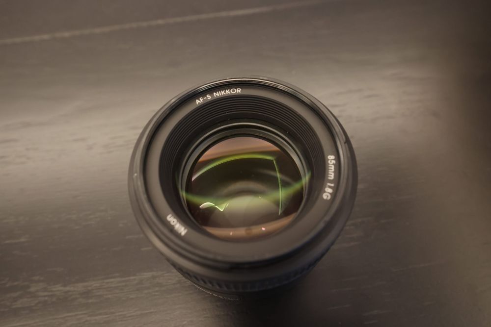 AF-S Nikkor 85mm f/1.8G за Nikon F - състояние перфектно, пълен комп.