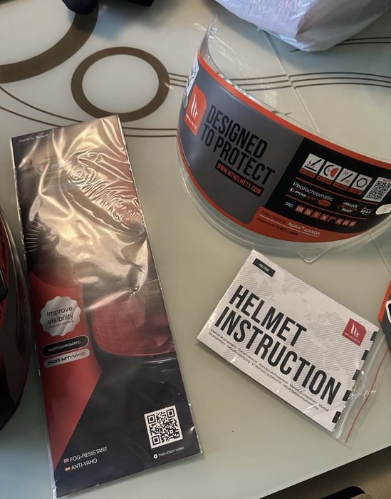 Casa moto marimea L Este aproape noua