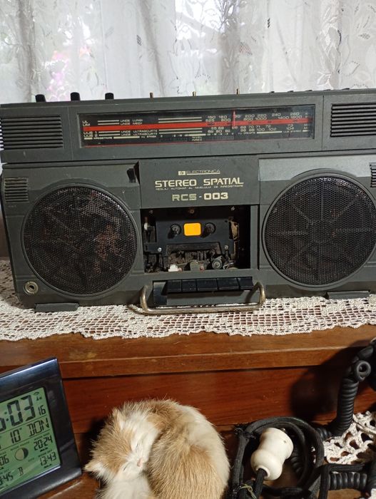 Radiocasetofon/,radio.