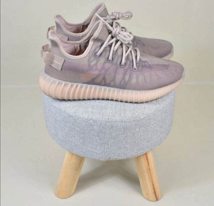 Vand adidasi Adisas YEEZY 350BOOSTT