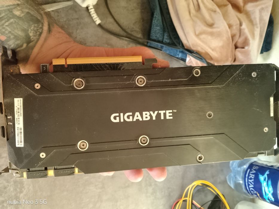 Продам видеокарту 1080