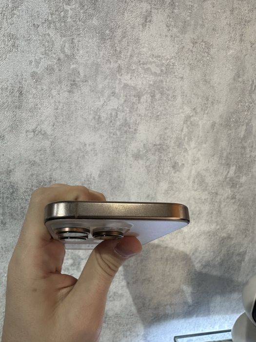 Iphone 16 pro desert 256 gb 91 % krishka alishgan ekran dog bor