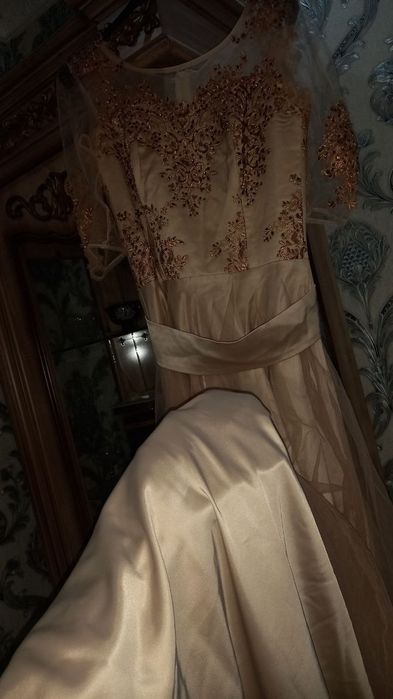 Vecherniy Koyne ruchnoy izdeliya 36 razmer