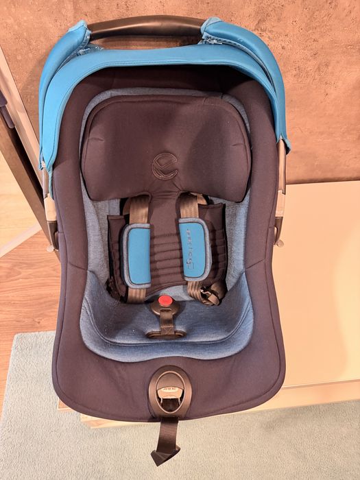 Joie Strata – scoică auto + bază ISOFIX