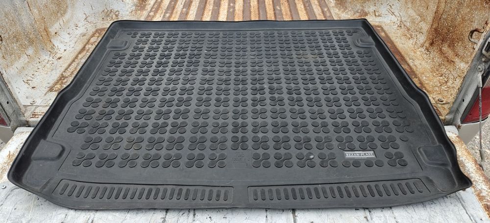 Постелка за багажник за Форд Фокус мк2 комби