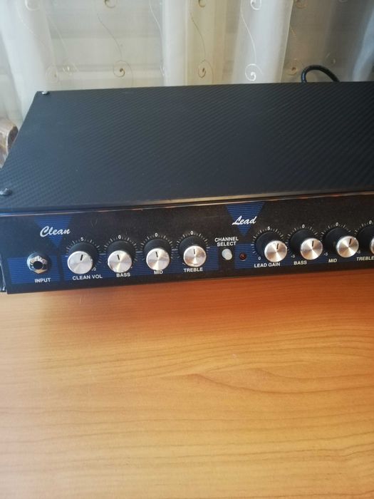 Германски  качествен усилвател /глава/ Hughes and Kettner за китара