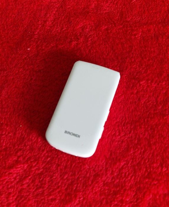 Telefon cu clapeta perfect funcțional
