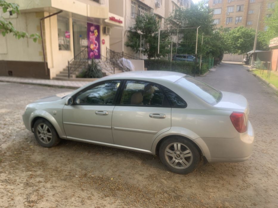 Продается машина LACETTI (1.8) в хорошем состоянии.Хозяин продает.