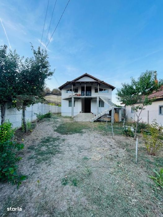 Casa P+M+beci,  211 mp utili, 432 mp teren, Livezi