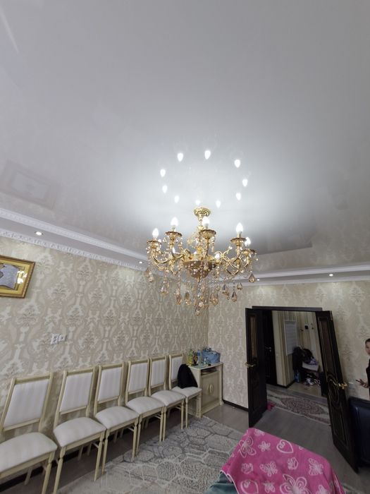 Продам люстры ,бра. Цена договорная