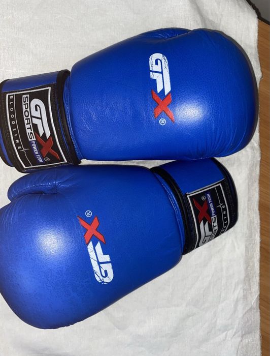 Продам перчатку Новую