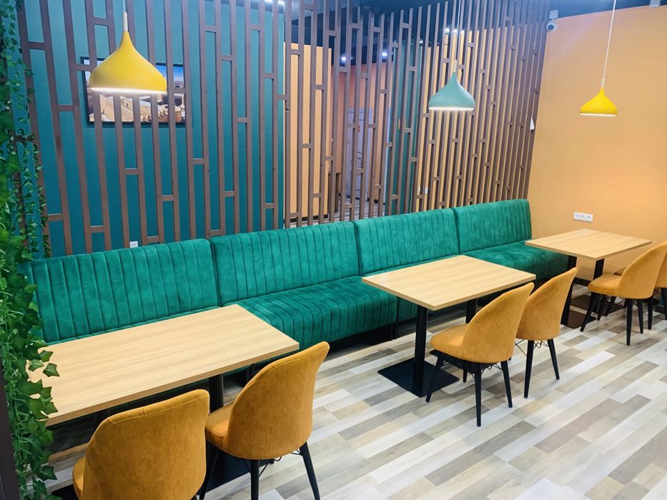 диван. диван в кафе. диваны