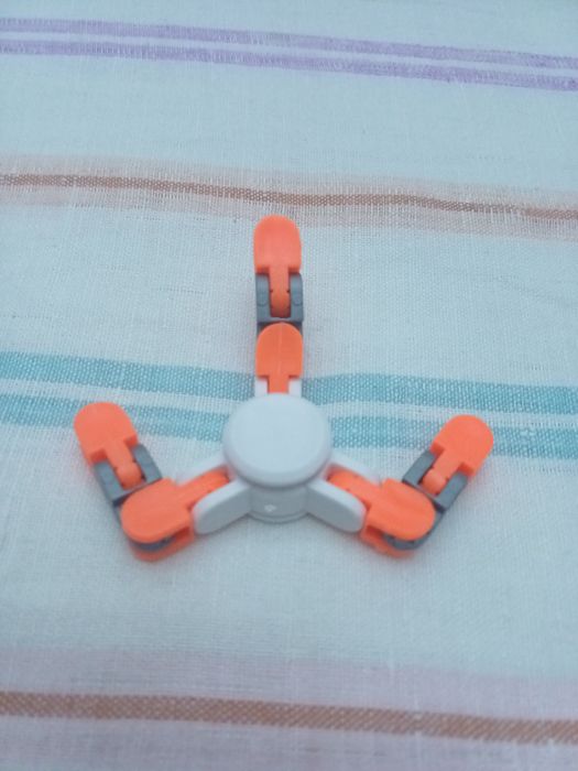 Спинер новый хорошо крутиться