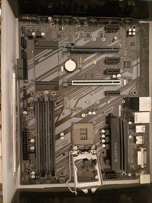 vand placa de baza socket 1151v2 intel seria 8 9