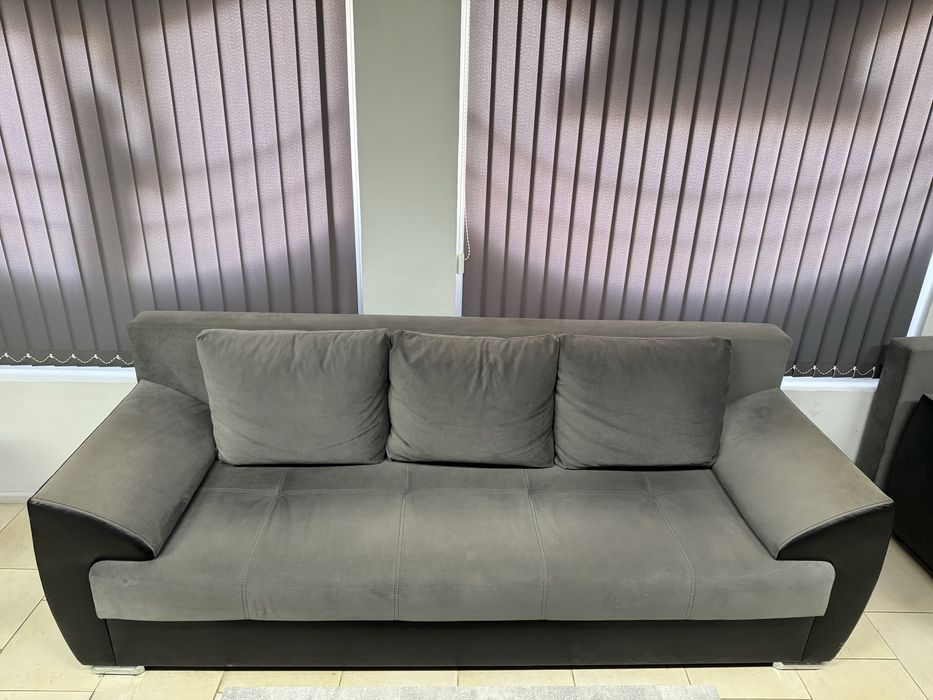 Дивани, маси, табуретки