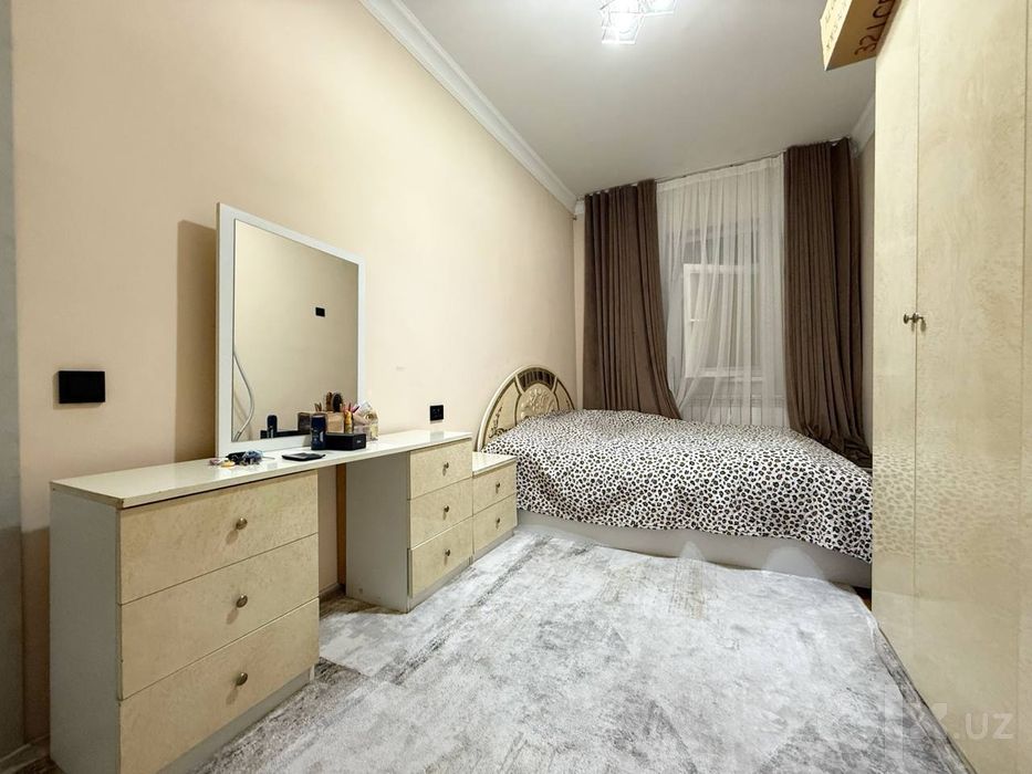 Срочно Продается 2х комн квартира 75м2 Дархан ор: М. Улугбек ЗАГС США