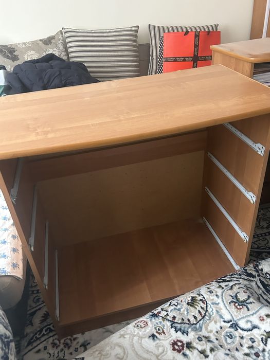 Продается комод с тумбочками, стеллаж