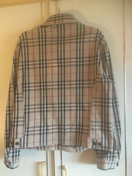 Burberry яке оригинално